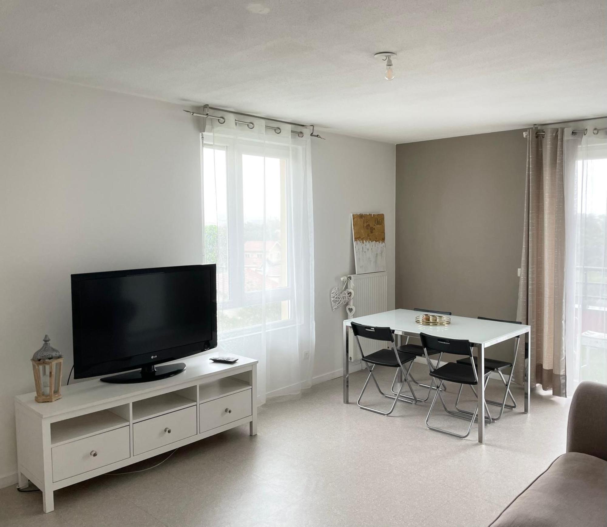 Grand T2 Spacieux Tres Calme Bron Luaran gambar